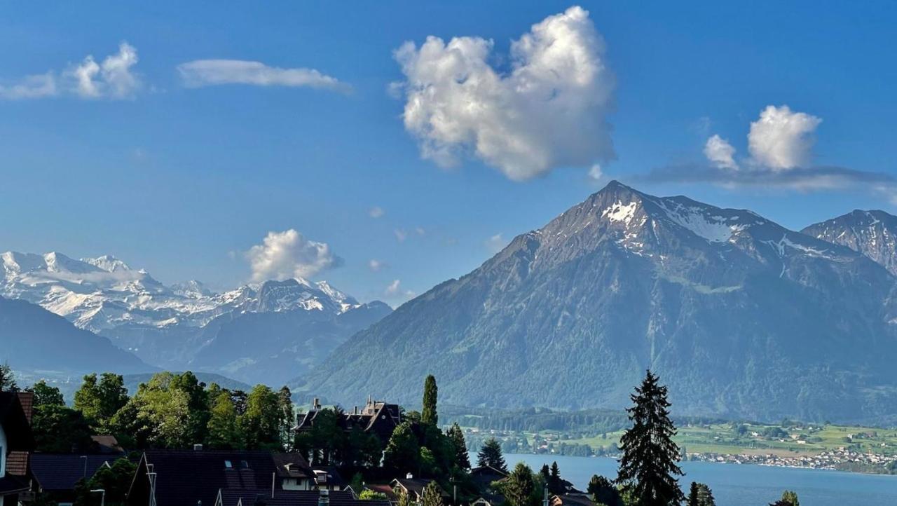 Schoene Ferienwohnung Mit Seeblick Thun Exterior foto