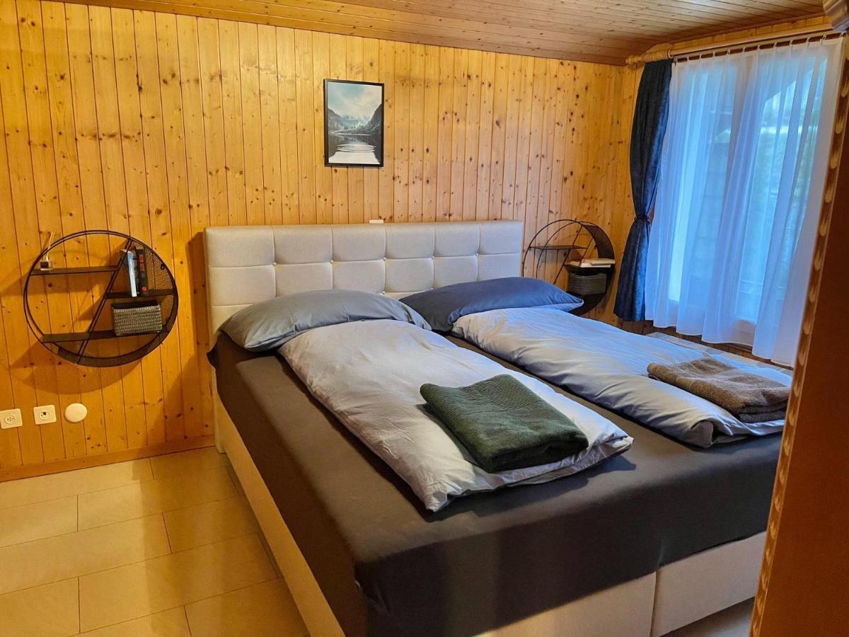 Schoene Ferienwohnung Mit Seeblick Thun Exterior foto