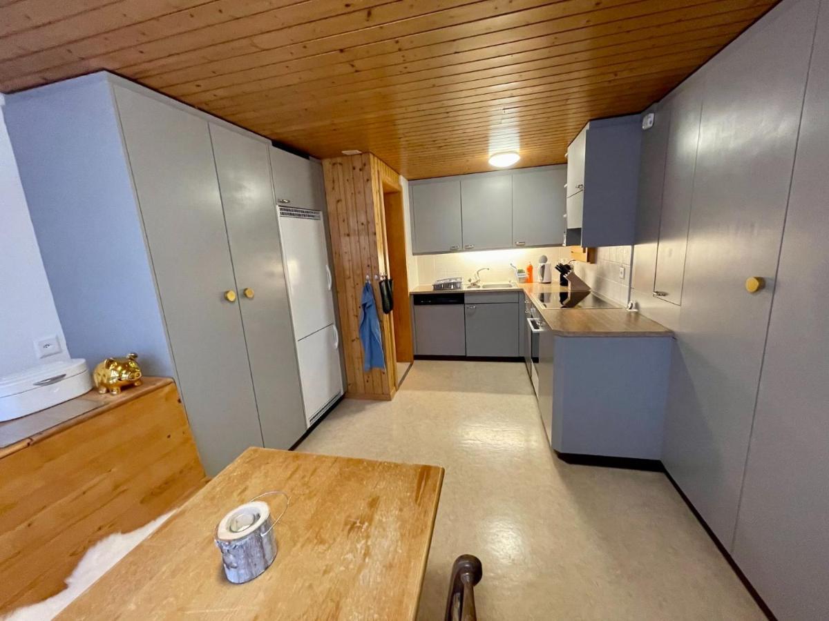 Schoene Ferienwohnung Mit Seeblick Thun Exterior foto